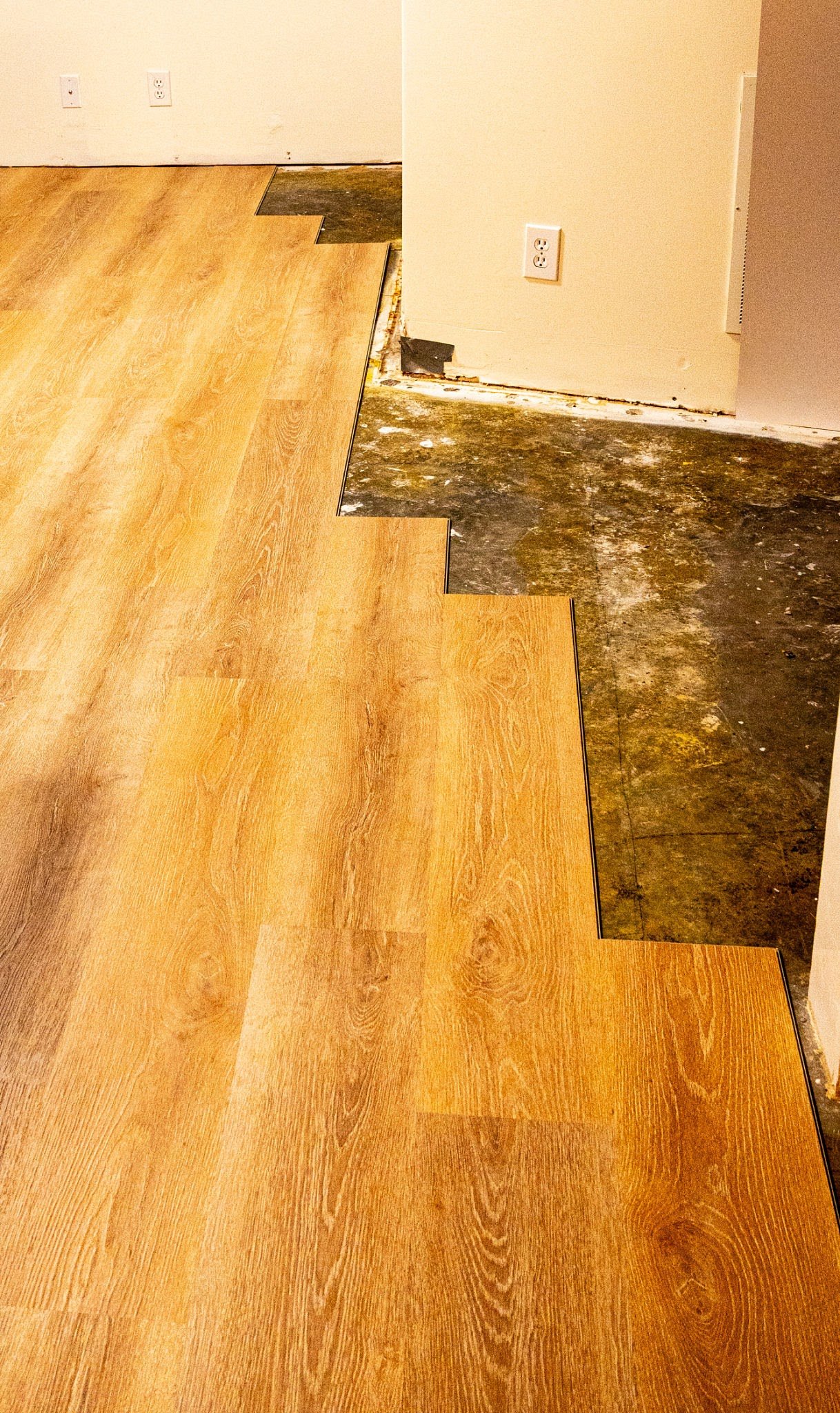 SPC Vinyl Flooring Tongue-and-Groove System